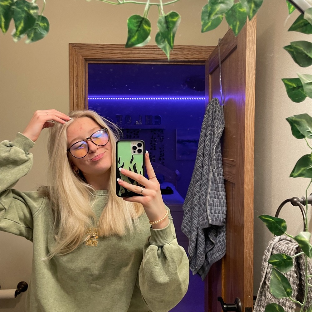 Meet your Posher, Chloe